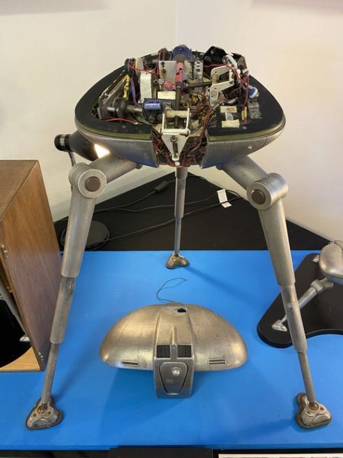 tripod innards.jpg