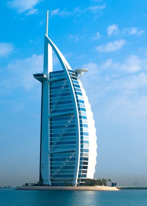Burj_Al_Arab,_Dubai,_by_Joi_Ito_Dec2007.jpg Burj_Al_Arab,_Dubai,_by_Joi_Ito_Dec2007.jpg