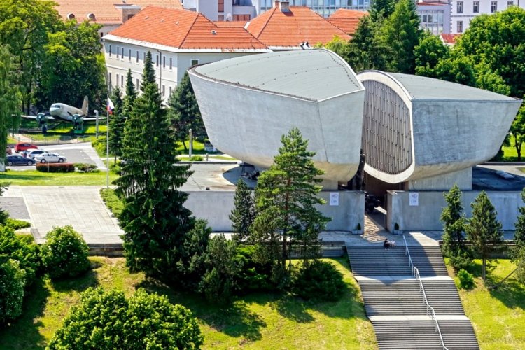 muzeum-snp-bb-1.jpg
