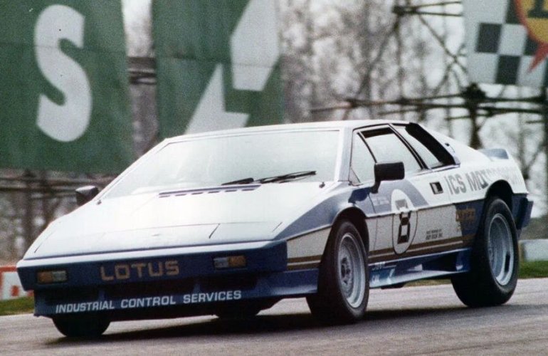 lotus esprit real.jpg