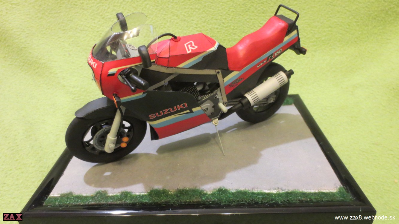 Suzuki GSX R750